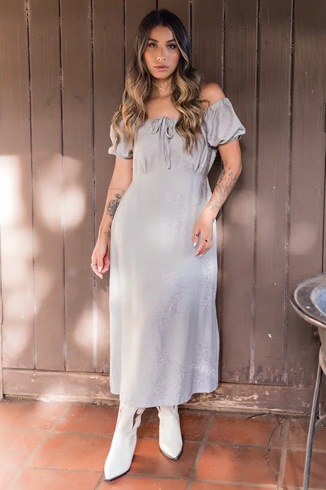 01 vestido midi ombro a ombro bordado