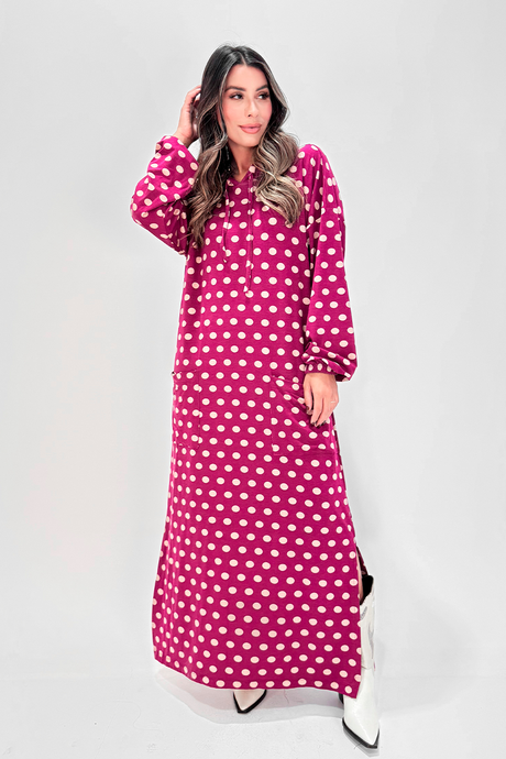 01 vestido midi com capuz em malha estampada