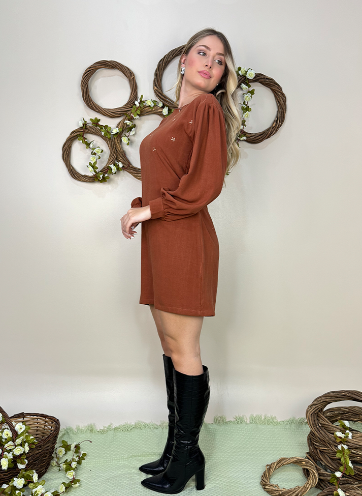 07 vestido curto manga longa com bordados