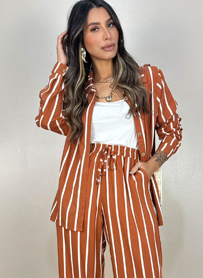 03 conjunto listrado camisa e calca pantalona