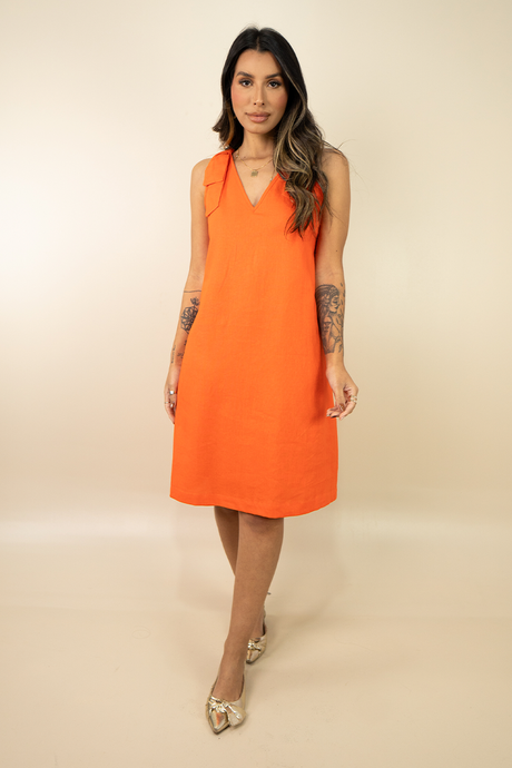 02 vestido curto com decote v e alcas em laco