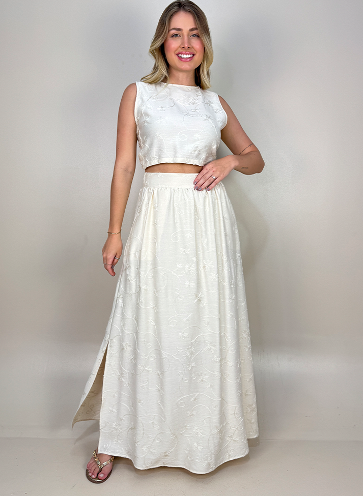 01 conjunto bordado de cropped e saia