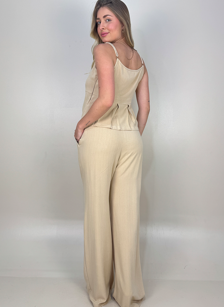 01 conjunto linho com blusa alcinha e calca